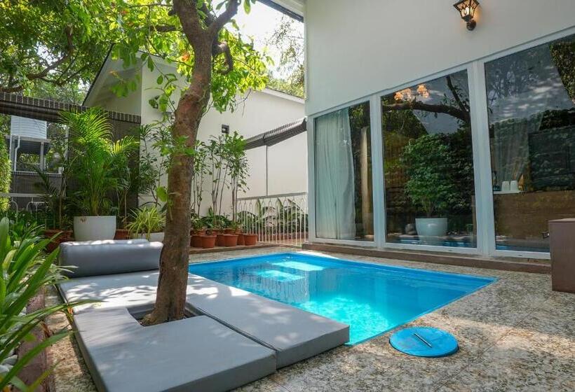 配有游泳池的小型套房, Swimup   Suites With Private Pool , Vagator