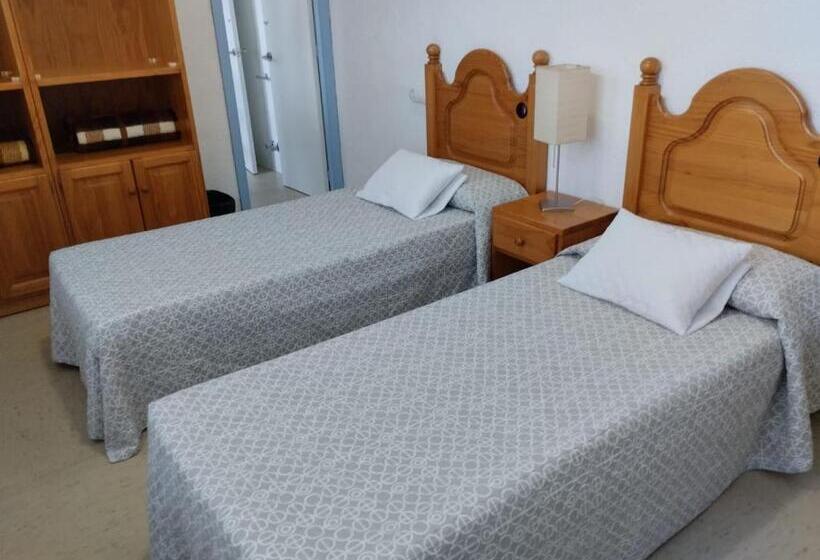 اتاق خانوادگی, Albergue Juvenil Juventudes