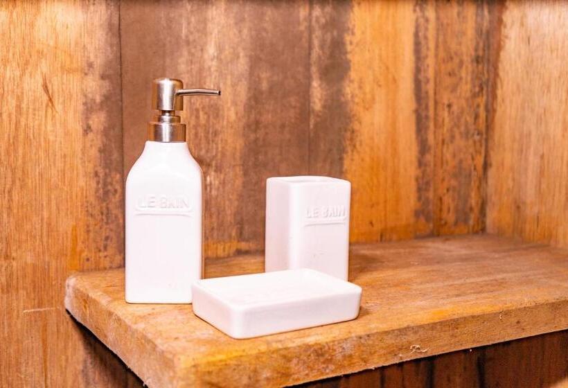 Номер Стандарт Вид на Озеро, Aparthotel Ayahuaska For Solo Travelers