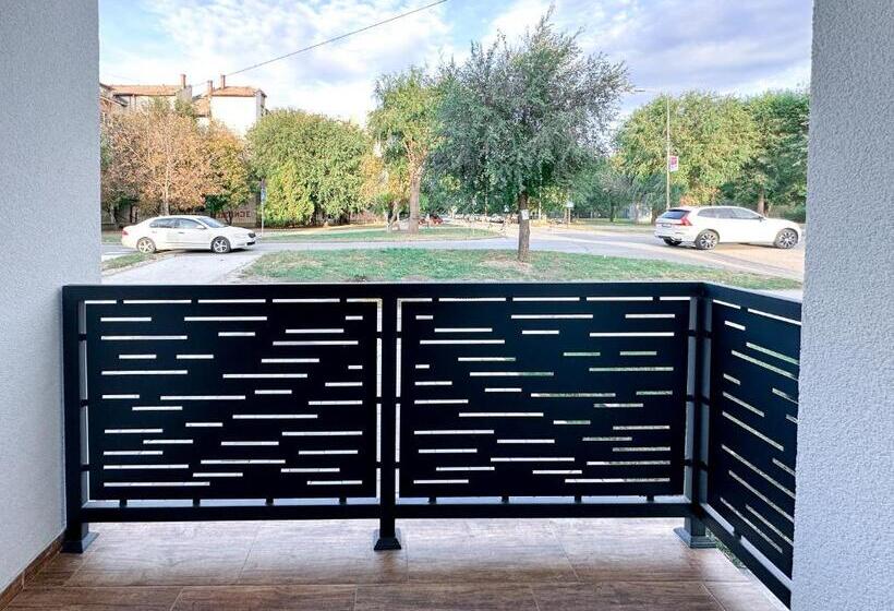 اتاق استاندارد چهار تخته, Kiko Apartmani Lux