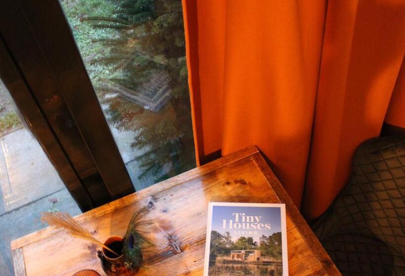 Номер Стандарт, Tiny House In De Boomgaard