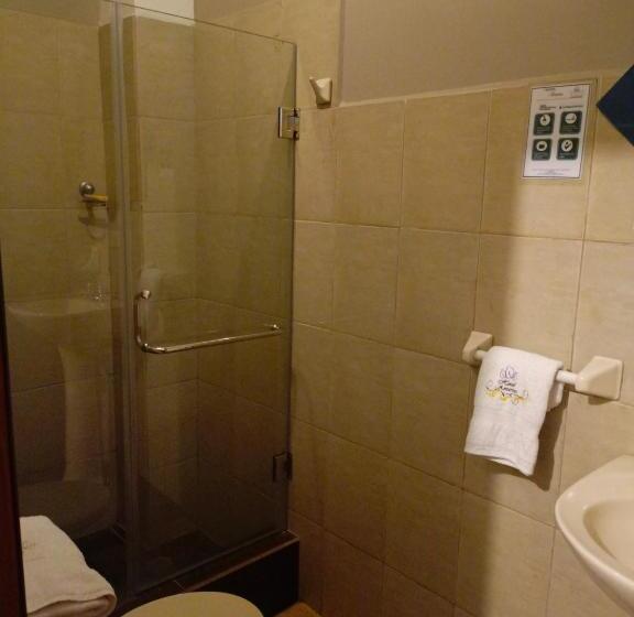 غرفة كومفورت ثلاثية, Anturios