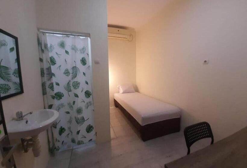 Номер Стандарт Индивидуальный, Oyo 93274 Oren Home Bekasi