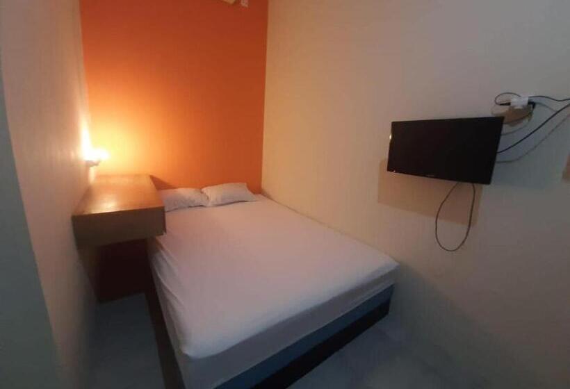 Номер Стандарт, Oyo 93274 Oren Home Bekasi