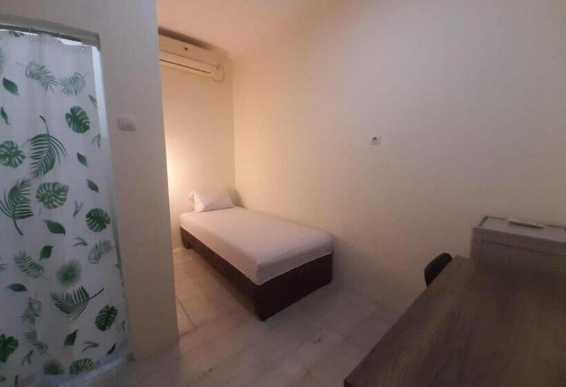 Номер Стандарт Индивидуальный, Oyo 93274 Oren Home Bekasi