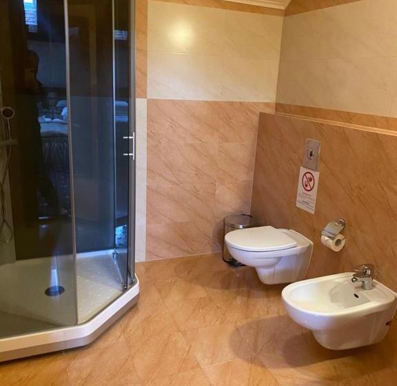 کلبه ییلاقی, Shale Anemona