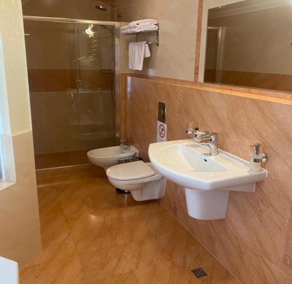 کلبه ییلاقی, Shale Anemona