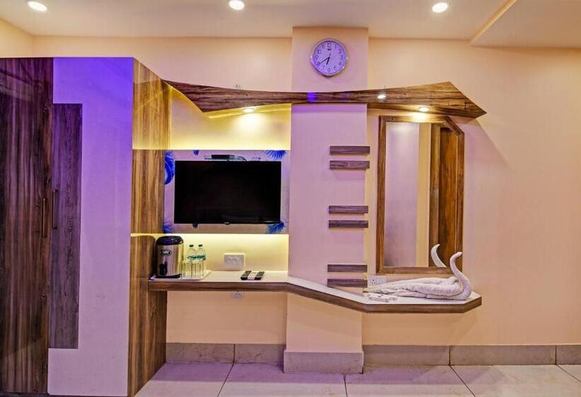 اتاق لوکس سه تخته, Townhouse The Grand Touch & The Royal Touch