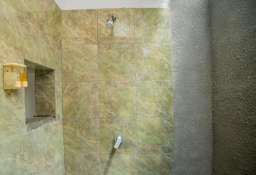 חדר משפחתי מקשר, Tropical Garden By Tanis