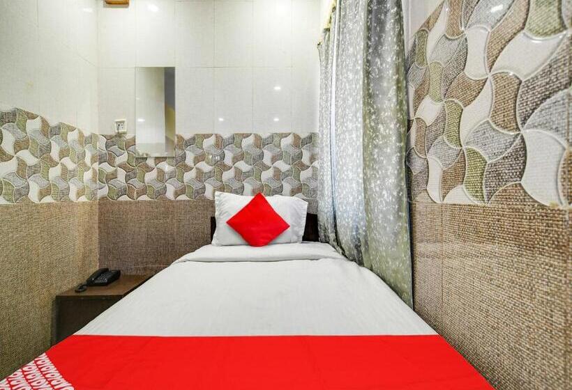 اتاق کلاسیک سه تخته, Oyo Hotel Sheel Mala