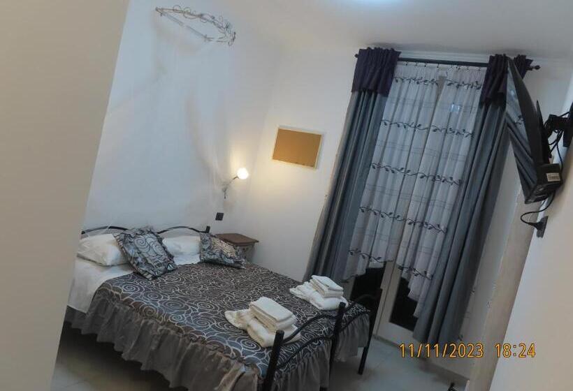 غرفة أساسية, Amici Holiday Stazione