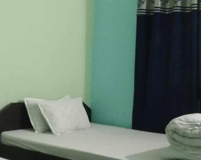 Standard Værelse, Aradhya