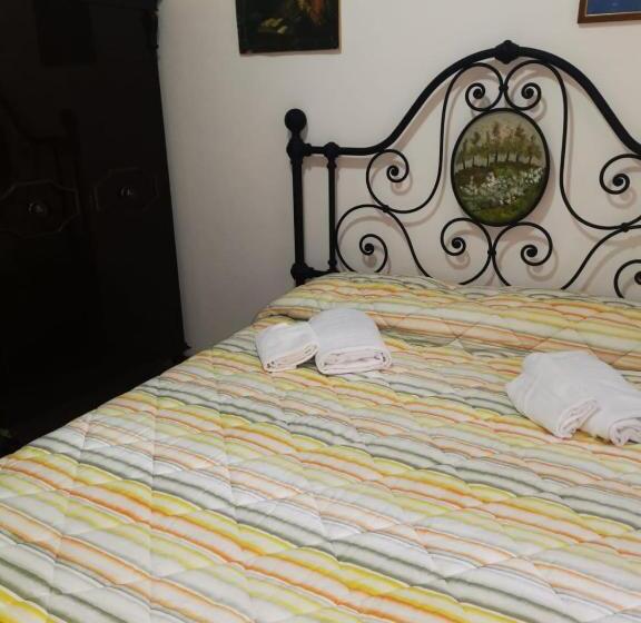 اتاق استاندارد با سرویس بهداشتی مشترک, B&b Adria