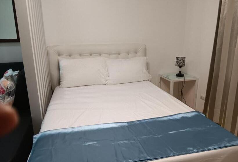 استودیو استاندارد با چشمانداز استخر, Centrio Avida Condominium