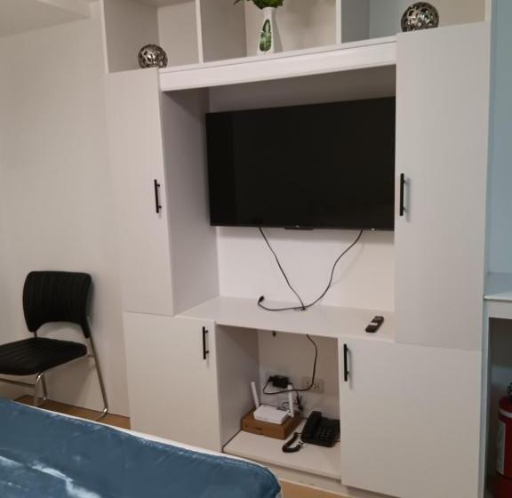 استودیو استاندارد با چشمانداز استخر, Centrio Avida Condominium