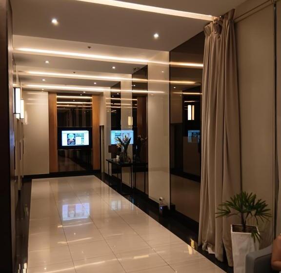 استودیو استاندارد با چشمانداز استخر, Centrio Avida Condominium