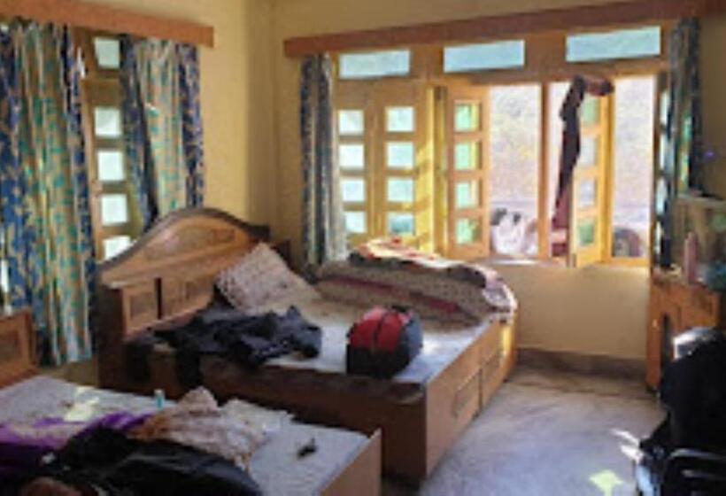 スタンダード4人部屋, Green Valley, Tiuni