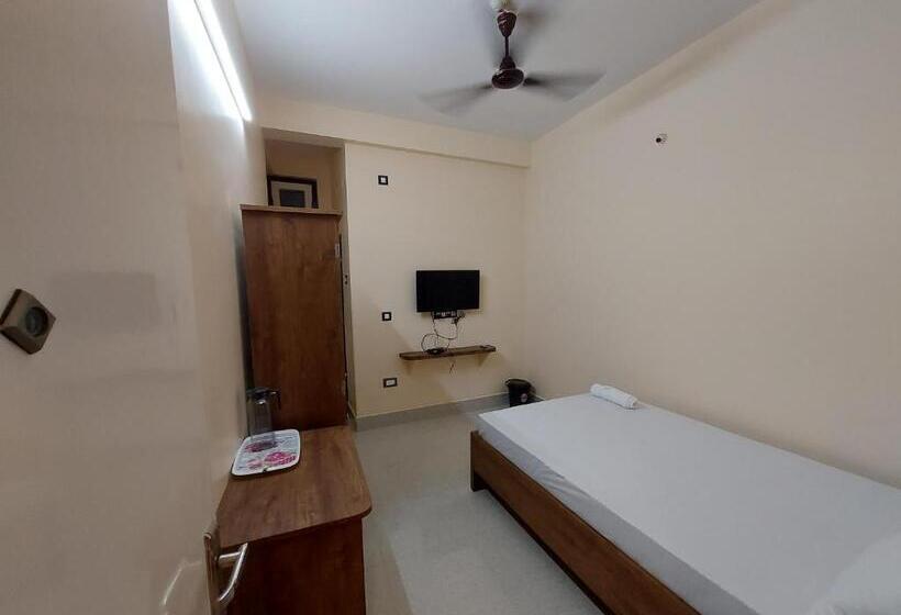 Номер Стандарт Индивидуальный, Hari Gayatri Regent