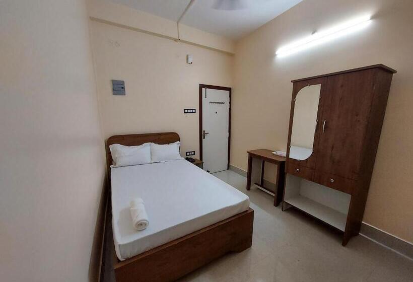 Номер Стандарт Индивидуальный, Hari Gayatri Regent