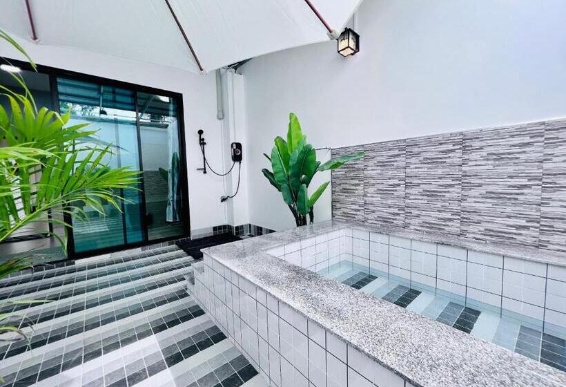 חדר דלוקס, Hori