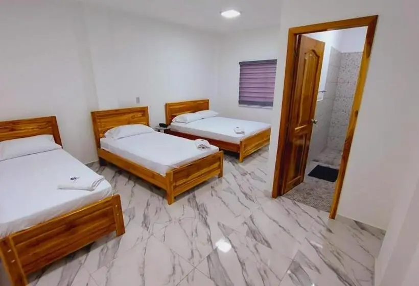 スタンダードトリプルルーム, Hostal Amelia De La Rosa