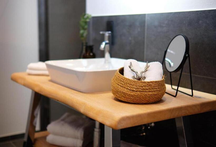 デラックスルーム, Mariandl Am Berg