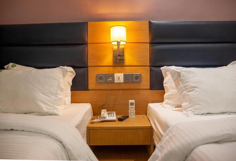 اتاق سوپریور, Mickel