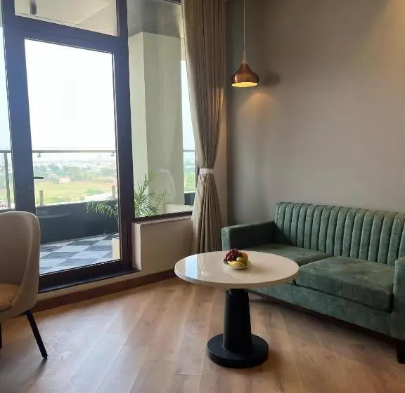 キングサイズベッドのジュニアスイート, Ramada Encore By Wyndham Amritsar Airport