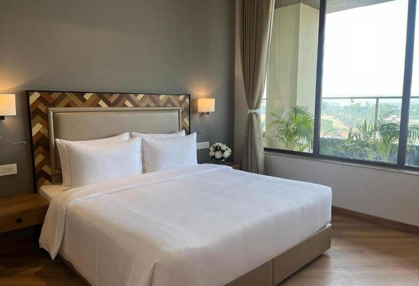 주니어 스위트 킹사이즈 침대, Ramada Encore By Wyndham Amritsar Airport