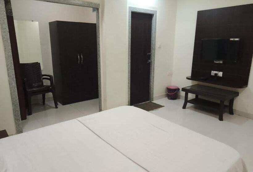 חדר דלוקס, Saket