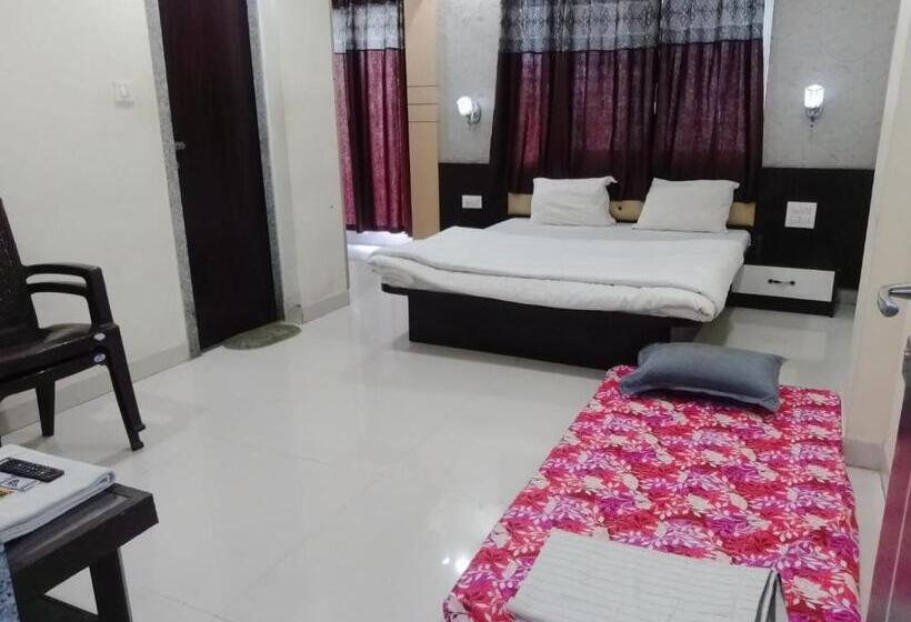 חדר דלוקס, Saket