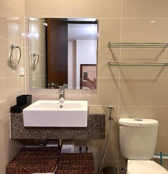 Люкс, La Palazzo   Across Uptown Mall & Grand Hyatt Bgc
