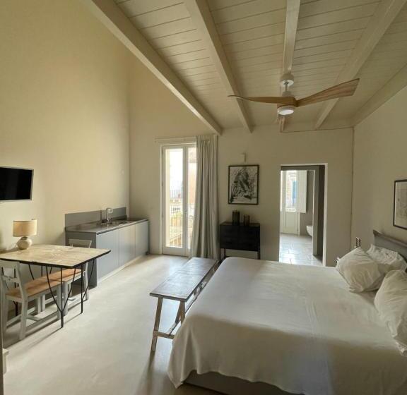 سوئیت با تخت بزرگ, Luleccio