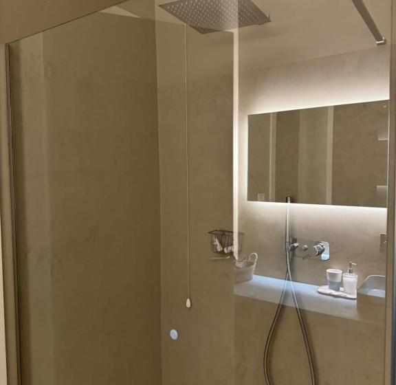 سوئیت با تخت بزرگ, Luleccio