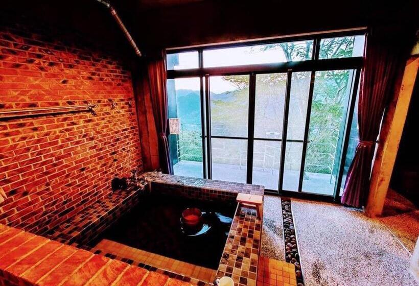 اتاق خانوادگی با چشم‌انداز کوه, 森活藝術resort