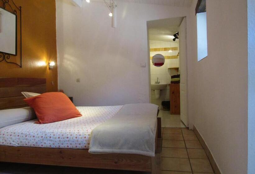 Номер Стандарт с Террасой, Auberge De Miélandre