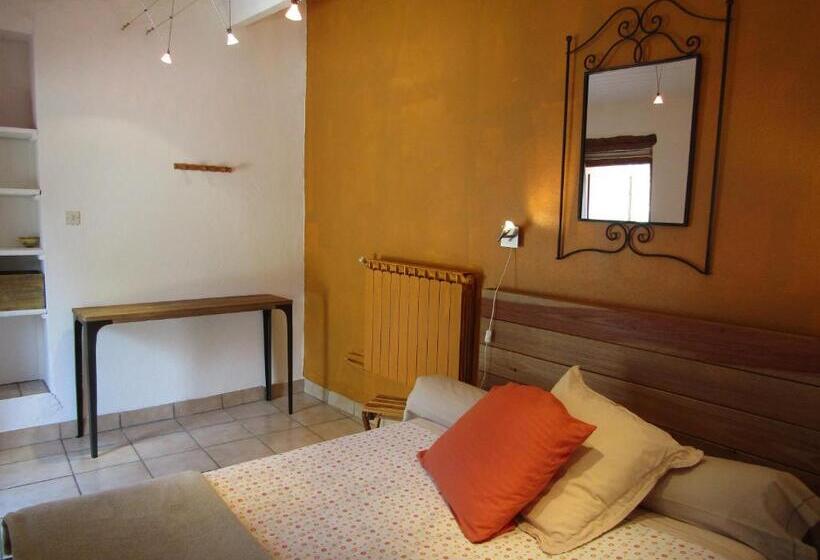 غرفة قياسية مزوَّدة بتراس, Auberge De Miélandre