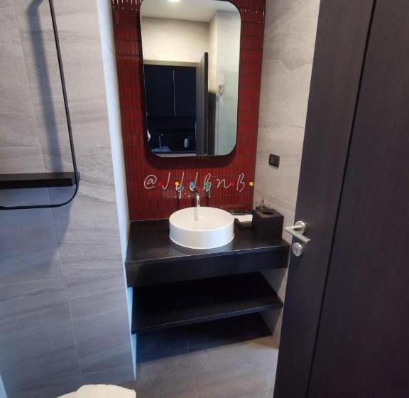 Номер Deluxe Вид на Море Боковой, Edge Central Pattaya Seaview By Jjj