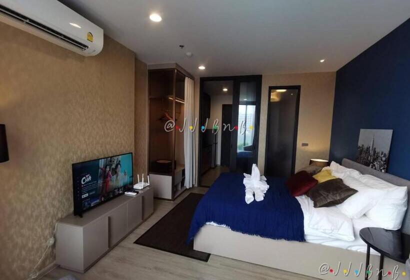 Номер Deluxe Вид на Море Боковой, Edge Central Pattaya Seaview By Jjj