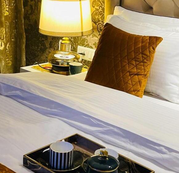 اتاق خانوادگی, Victorian Elegance Luxury Stays