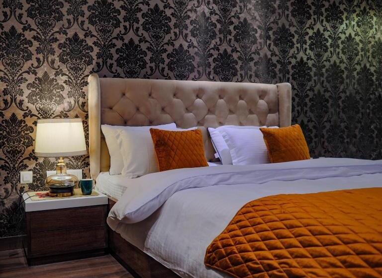 Camera Familiare, Victorian Elegance Luxury Stays