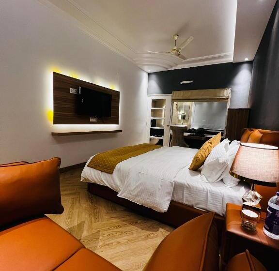 Camera Deluxe, Victorian Elegance Luxury Stays