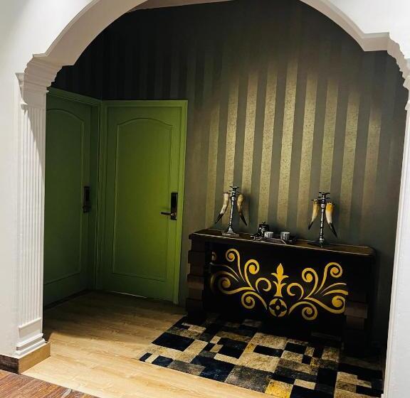 Camera Deluxe, Victorian Elegance Luxury Stays