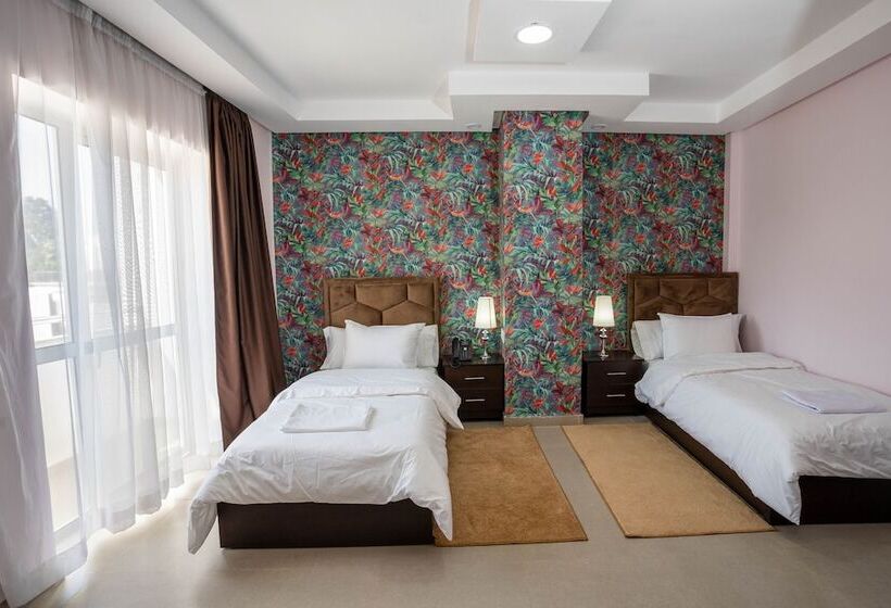 استودیوی استاندارد, Banasa Center