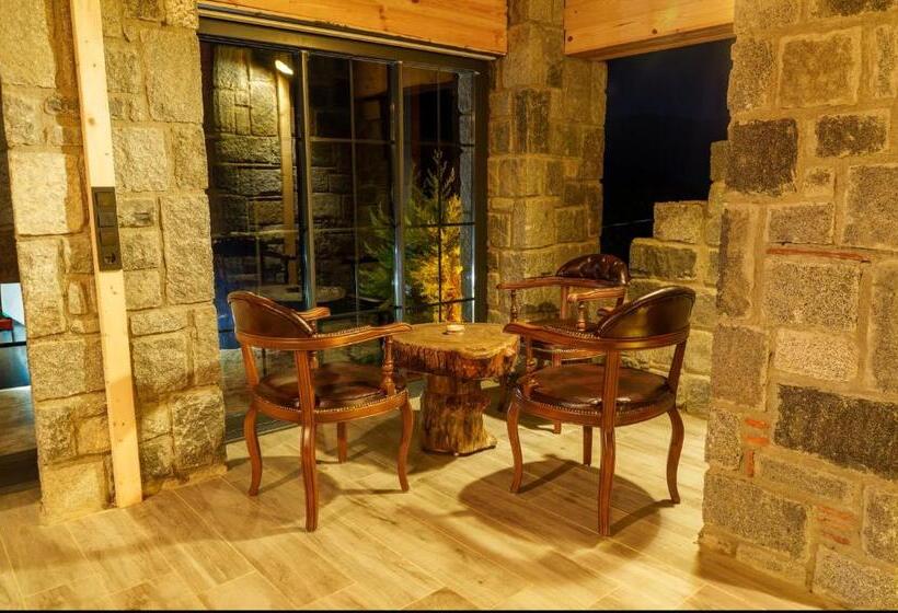 اتاق استاندارد, Hobbit Chalet