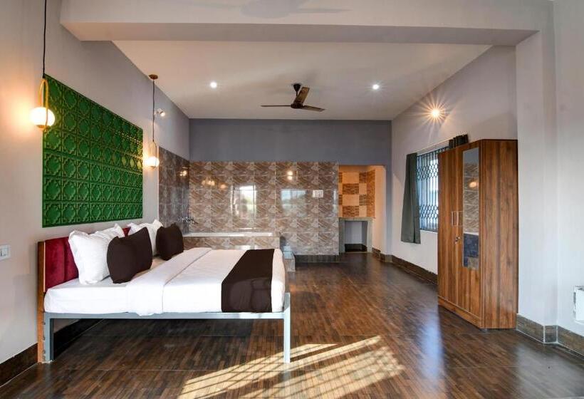 اتاق کلاسیک سه تخته, O Neatflix &chill