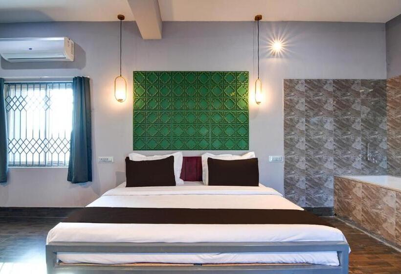 اتاق کلاسیک سه تخته, O Neatflix &chill