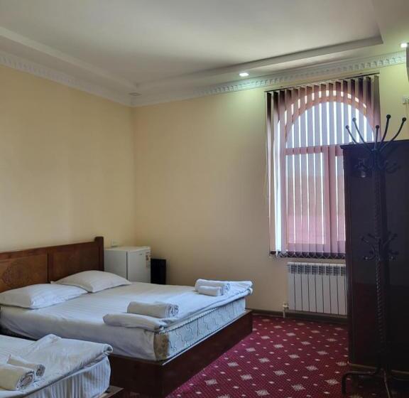 חדר משפחתי, Dili Orom