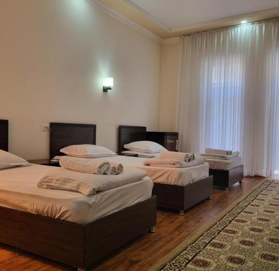 חדר סטנדרט לשלושה, Dili Orom