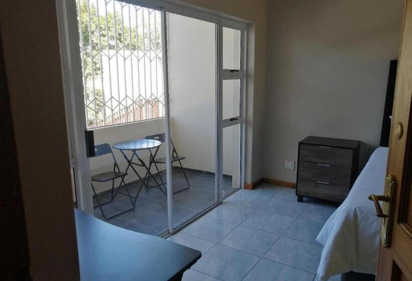 סוויטה אקזקיוטיב, Two Lions Guesthouse